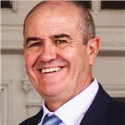 Imparto clases de matemáticas, física y química